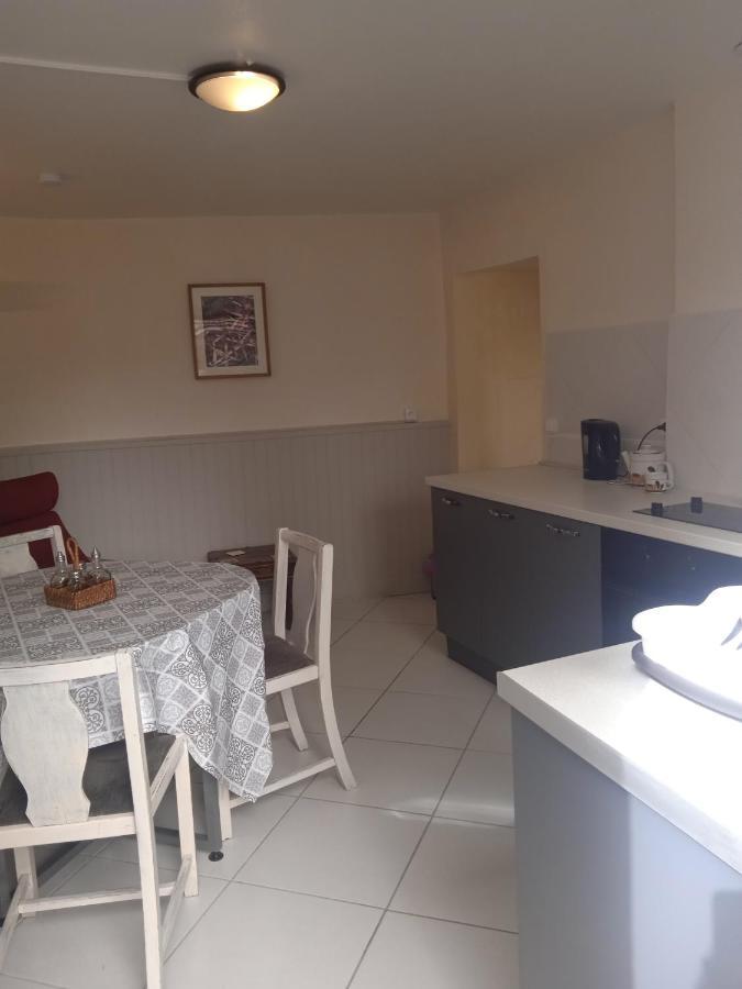 Chez Les Fleurs Villa Vieilleville Ngoại thất bức ảnh